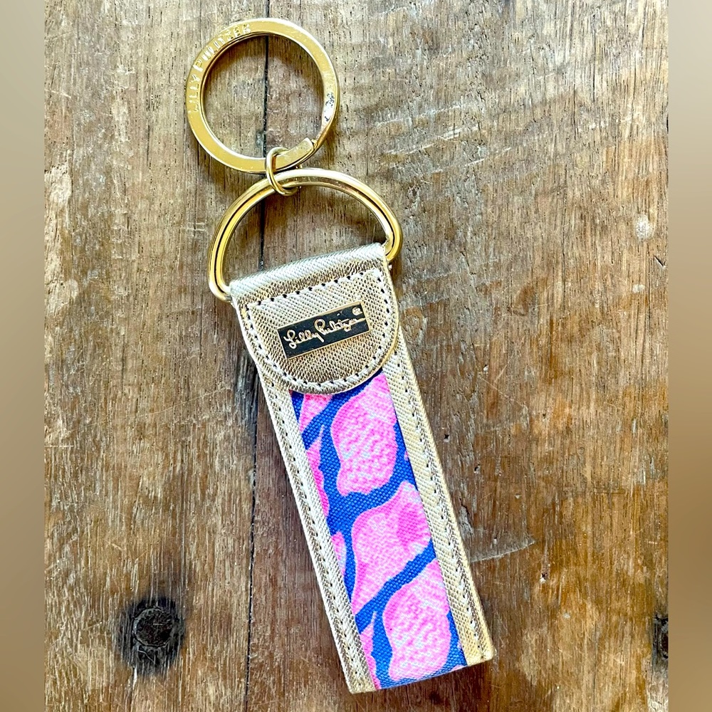 Lilly Pulitzer Keychain “Cute As Shell” print